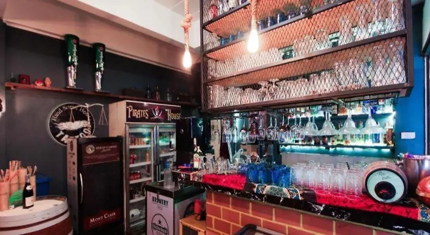 Oyo 1103 Pirates House Hotel Пхипхи